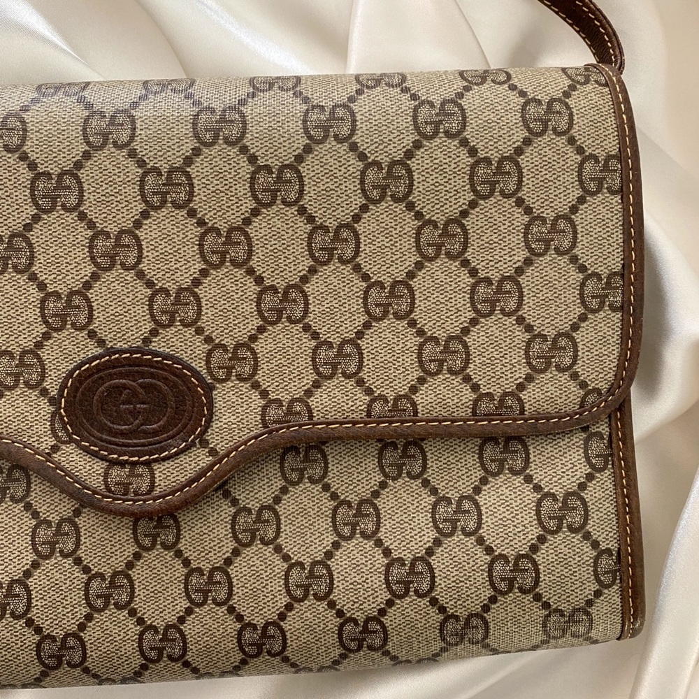 💐SOLD💐 GUCCI VINTAGE CROSSBODY BAG - Picture 6 of 15